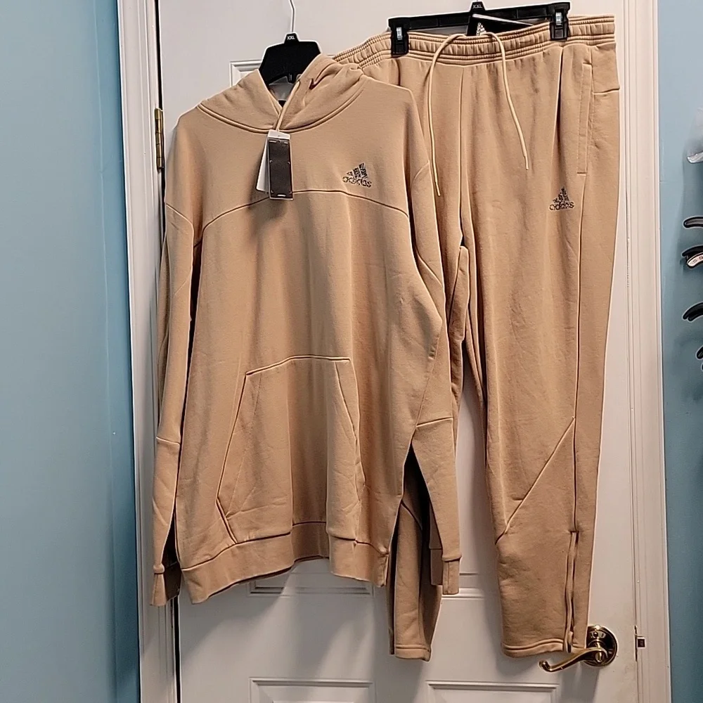 NWT Men's size XXL Adidas 2pc Sweatset